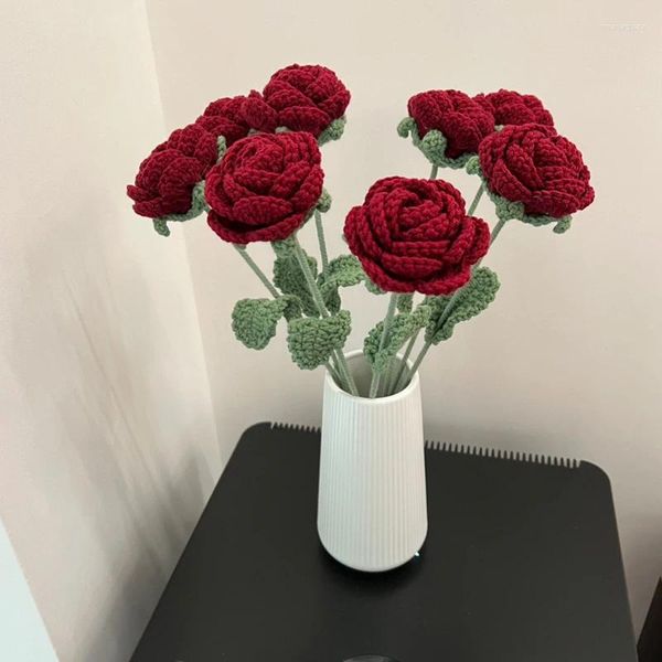 Flores decorativas 1 pieza Festival decorar para novia tejido a mano flor falsa tejido vino rojo rosa tejido Diy mesa para el hogar creativo