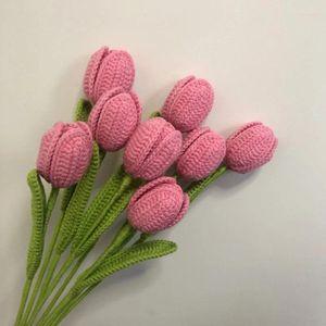 Fleurs décoratives 1PC Fleur en tricot fini tulipes au crochet tissé à la main Bouquet artificiel artificiel Ornement décor de bureau à la maison