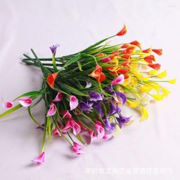 Fleurs décoratives 1pc Mini Calla Bouquet de fleurs artificielles avec feuille en plastique faux lys plantes aquatiques bricolage décoration de chambre à la maison