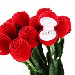 Caja de terciopelo con soporte para anillo de boda romántico, flores decorativas con Pedicel, pendientes de rosa roja, embalaje de joyería, 1 ud.