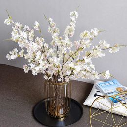 Fleurs décoratives 1pcs Branches de fleur de cerisier artificielles fausses arcs de mariage en plastique à la tête de la fête de simulation