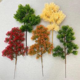 Decoratieve bloemen 1 stks kunstmatige dennentak plastic nep thuja cipres planten simulatie bladeren groene plant voor bonsai decoreren ornamenten
