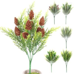 Decoratieve bloemen 1 stks kunstmatige dennentak simulatie plastic naalden kegels takken nep groen planten kerstkrans feestje decor