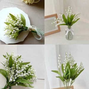 Fleurs décoratives 1pcs / faisceau de cloche blanche Beau Lys of the Valley Plastic Fake Plants with Green Leaf Home Decor