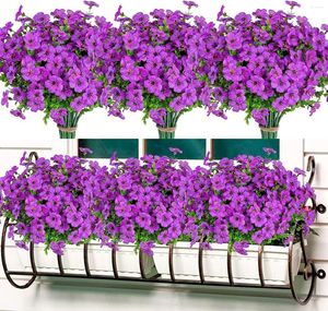 Fleurs décoratives 1PCS VIOLET VIOLET ARTIFICIEL POUR LA DÉCOR SURDOOR UV FAUXE PLANTES DE PORCHE DE PORC