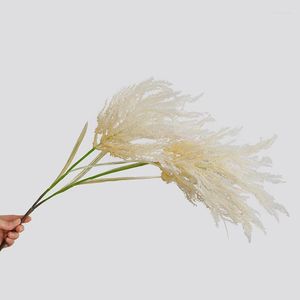 Decoratieve bloemen 2 hoofd Reed Grass Artificial Plants Home Decoratie Accessoires Wedding Achtergrond Flower Arrangement Fake riet