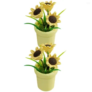 Flores decorativas 2 piezas Plantas en miniatura Artificiales Cosas diminutas Decoración de escritorio Juguetes Accesorios de girasol 1: 12 Centros de mesa de la casa Mesas