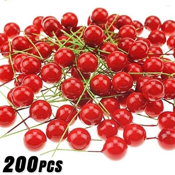 Flores decorativas 200/50pcs Bayas artificiales Bayas de cereza CHERRY PLASCO FALSO Bayas Peads For Diy Bedro