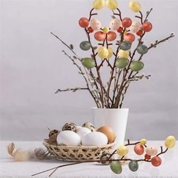 Flores decorativas 2023 Huevo de Pascua Simulación Cortes de bayas Flor artificial Moderna Simple Decoración del hogar Adorno Feliz Día Decoración de fiesta