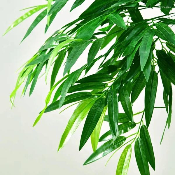 Flores decorativas 2023 Simulación de hojas de bambú, decoración de plástico verde, ramas y hojas de árboles de interior, emulación de plantas artificiales de oficina.