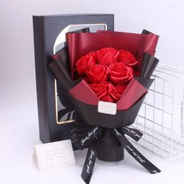 Fleurs décoratives 2024 Bouquet de roses artificielles Savon parfumé Tenant une fleur Cadeau créatif fait à la main Décorations d'ornements simulés