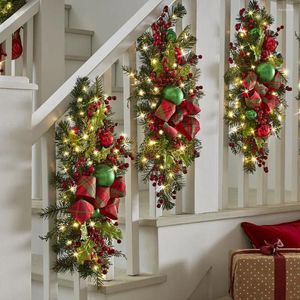 Decoratieve bloemen 2024 Rode kerst boogkrans voordeur Rattan Garland ornament met lichten Xmas Navidad Jaar thuisrapfeest