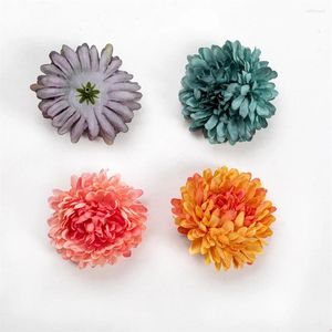 Fleurs décoratives 20 pièces tête de fleur de souci en soie artificielle pour la décoration de la maison de mariage fournitures de fête d'anniversaire accessoires bricolage Vases de jardin faux