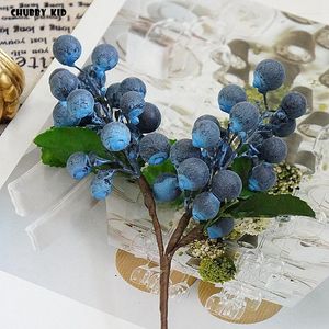 Fleurs décoratives 20pcs / Lot! Fleur de baie artificielle en gros fausse décoration de plante de fruit bleu pour le mariage à la maison