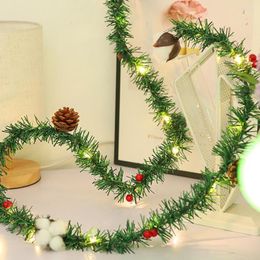 Flores decorativas 2M / 3M Navidad LED Ratán Guirnalda Artificial Árbol de Navidad Guirnalda Luces de cadena con simulación Algodón Pino Cono Decoración para el hogar