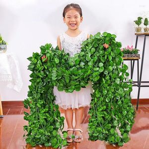 Decoratieve bloemen 2m Ivmy Garland Vine Plant Green Leaf Wall Hangende nep gebladerte Bloem Kruist Garden Huis Decor kunstmatige planten voor