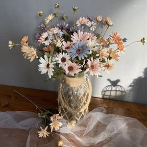 Decoratieve bloemen 2 stks Daisy Artificial Romantic Bridal Bouquet Wedding Decoration Valentijnsdag Home