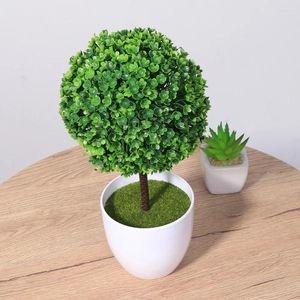 Decoratieve bloemen 2 stks kleine kunstmatige planten buxus topiary boom decoratie gevormde bonsai gras groen in potten voor thuis