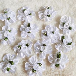 Fleurs décoratives 30 pièces ruban de satin blanc nœuds de fleurs perle rose appliques artificielles tissu mariage couture artisanat boîte-cadeau faite à la main