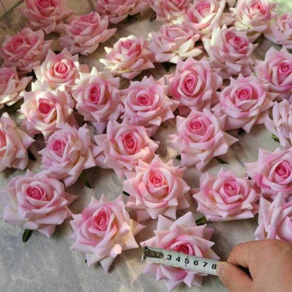 Fleurs décoratives 31 pièces / lot multi-angle artificiel rose tête de rose en soie décoration de mariage de fleur de fête d'anniversaire de bureau