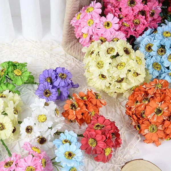 Fleurs décoratives 36 / 72pcs mini bouquet de fleurs artificielles Silk Sccarne de soie multicbue