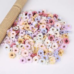 Fleurs décoratives 3 cm Multicolore Daisy Têtes De Fleurs Mini Soie Artificielle Pour Mariage Décoration De La Maison Guirlande De Noël Scrapbooking