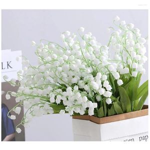 Decoratieve bloemen 3 stks lelie van de vallei bloem kleine frisse hand houd boeket zachte plastic nep 5 vorken