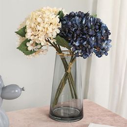 Decoratieve bloemen 3 %/Lot Hydrangea herfst herfst feest nep bruiloft decoratie mariage flores kunstmatige vaasdecoratie