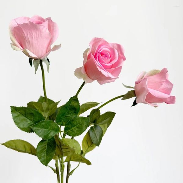 Fleurs décoratives 3pcs roses roses artificielles avec tiges blanches longues arc de mariage à tige