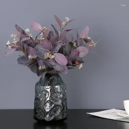 Fleurs décoratives 43 cm Eucalyptus Artificial Flower Pographie accessoires avec feuilles de fruits décoration de fête de mariage Plantes vertes