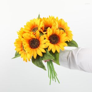 Decoratieve bloemen 5 Hoofd Artificial Sunflower Silk Simulation Wedding Decoratie Handboeket voor Family Party Wall Decorations