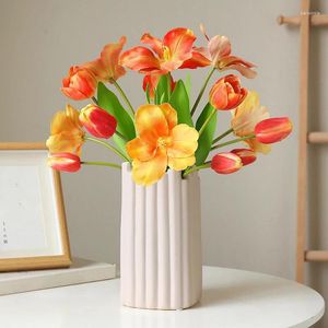 Fleurs décoratives 5 têtes Tulip Bouquet artificiel Real Touch Fausse fleur pour le jardin de mariage Décoration Valentin Gift Decor Home Decor