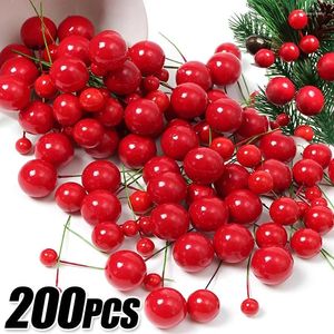 Fleurs décoratives 50-200pcs Fleur artificielle Petites baies Cherry pour la fête de fête de mariage Boîte de cadeaux de Noël Gâteau de gâteau