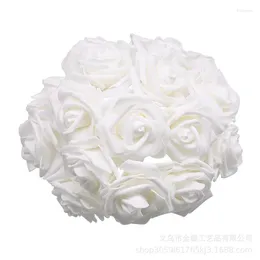 Fleurs décoratives 50pc 8cm avec pôle simulation PE mousse rose main tenant fleur vase de mariage arrangement bouquet articles de réception