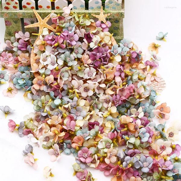 Fleurs décoratives 50pc Multicolor Daisy Flower Head Mini Silk Artificiel For Wedding Engagement Party Home Decor Diy Garland Heart