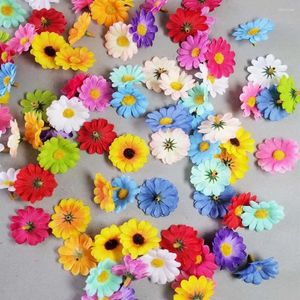 Fleurs décoratives 50pcs 4cm Artificiel Sunflower Head Home Decor Silk ACCESSOIRES ACCESSOIRES FLORAL FLORA TROUR