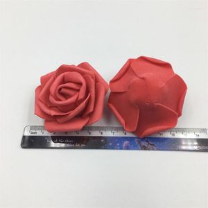 Fleurs décoratives 50pcs 6cm mousse PE artificielle roses rouges blanches pour la décoration de mariage à la maison bricolage scrapbooking à la main fausses têtes de fleurs