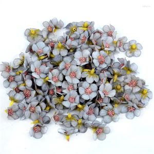Fleurs décoratives 50pcs / lot Multicolor Daisy Flower Head Mini Silk Artificial Handmade Bijoux Accessoires
