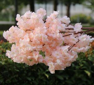 Fleurs décoratives 50pcs soie fleur de cerisier fleur branche bégonia Sakura arbre tige pour événement mariage décor artificiel SN