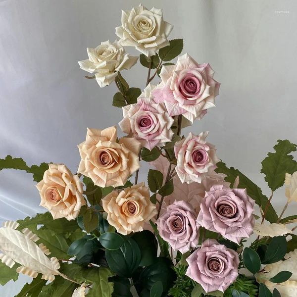 Flores decorativas 5 piezas de seda recubiertas de 3 cabezas Rose Flower Boda Artificial Weddrop Decor Bouquet Home Party Favor Floral