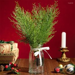 Flores decorativas 5 piezas 35 cm rama de árbol de pino artificial fiesta de Navidad arreglo floral agujas simuladas accesorios planta falsa