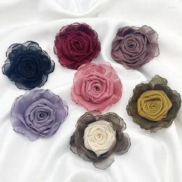 Fleurs décoratives 5pcs 6cm artisanal Organza Tissu en satin Rose pour robe de mariée Chapeaux de coiffure Collier de bande de coiffure Décoration