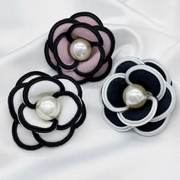 Fleurs décoratives 5 pièces 6CM, Center de perles, tissu noir et blanc, Rose camélia artificielle pour vêtements, chapeaux, sacs, décoration