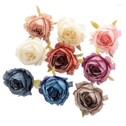 Fleurs décoratives 5pcs 7cm de mariage artificiel Roses de soie couronnes de Noël pour décoration de chambre à domicile