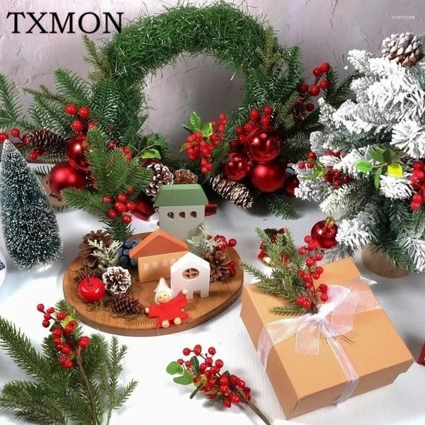 Fleurs décoratives 5pcs Artificiel Snow Pine Fake Cédar Plantes de Noël Garland De décorations de fête de mariage DIY CADE