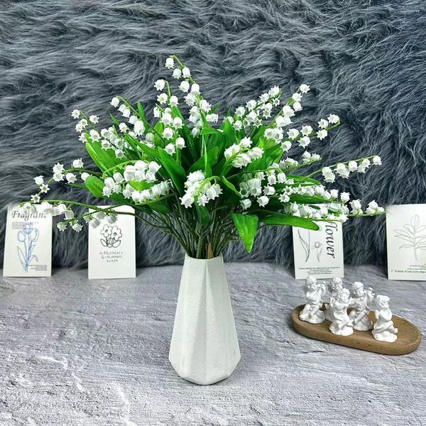 Fleurs décoratives 5 pièces belle cloche blanche pure orchidée en plastique Arrangement artificiel fournitures décor à la maison fausses plantes cadeaux de fête