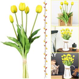 Decoratieve bloemen 5 -stcs Faux bloemenboeketten Real Touch Flower Artificial Tulips Soft PU voor huis bruiloftsfeestje Decor Supplies
