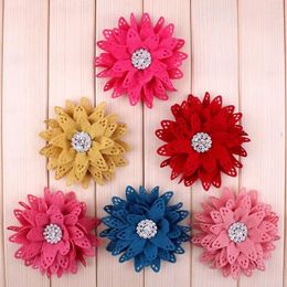 Fleurs décoratives 5pcs / lot 3,6 "6Colors Born Fabric Bling Rignestone pour enfants Accessoires Chic artificiels Hollow Out Hair