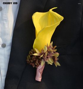 ¡Flores decorativas 5pcs/lot! Venta al por mayor de alta simulación Artificial grande PU Calla Lily novio padrino ramilletes boda flor broche