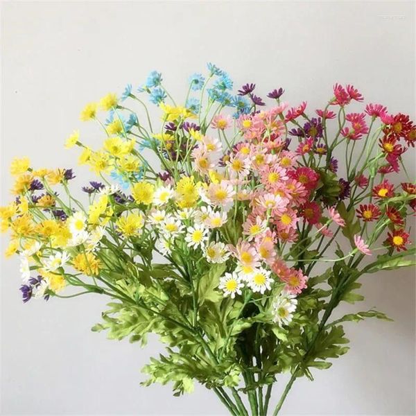 Fleurs décoratives 5pcs Fleur de camomille en plastique plante artificielle petite marguerite pour le mariage arrangement floral décoration de table